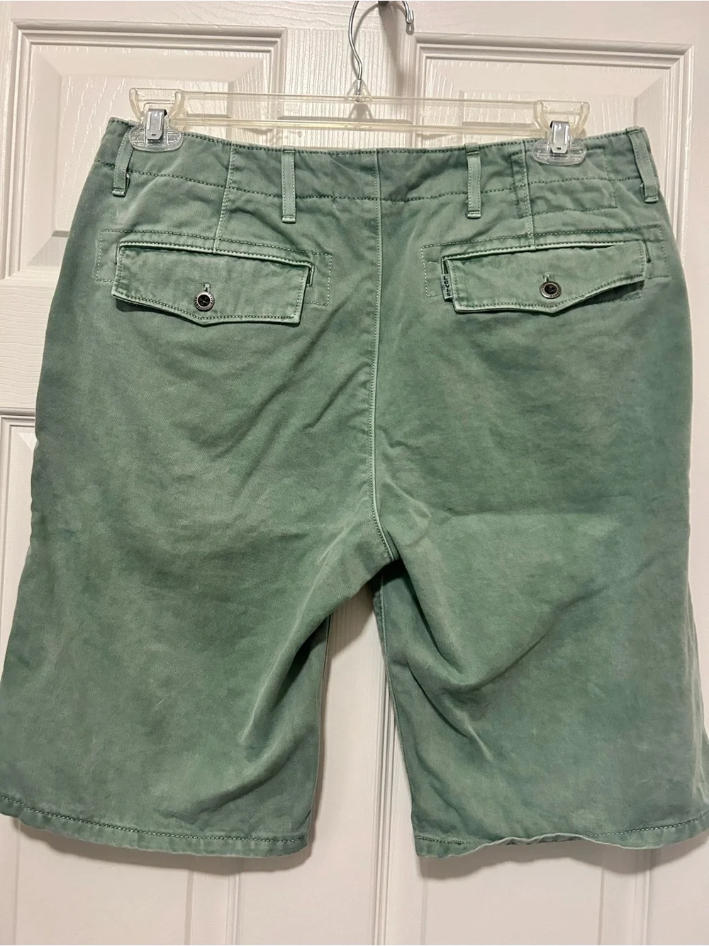 Levi’s Regular Fit Pigment Dye Shorts 32
